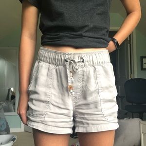Tentree gray W instow short size small